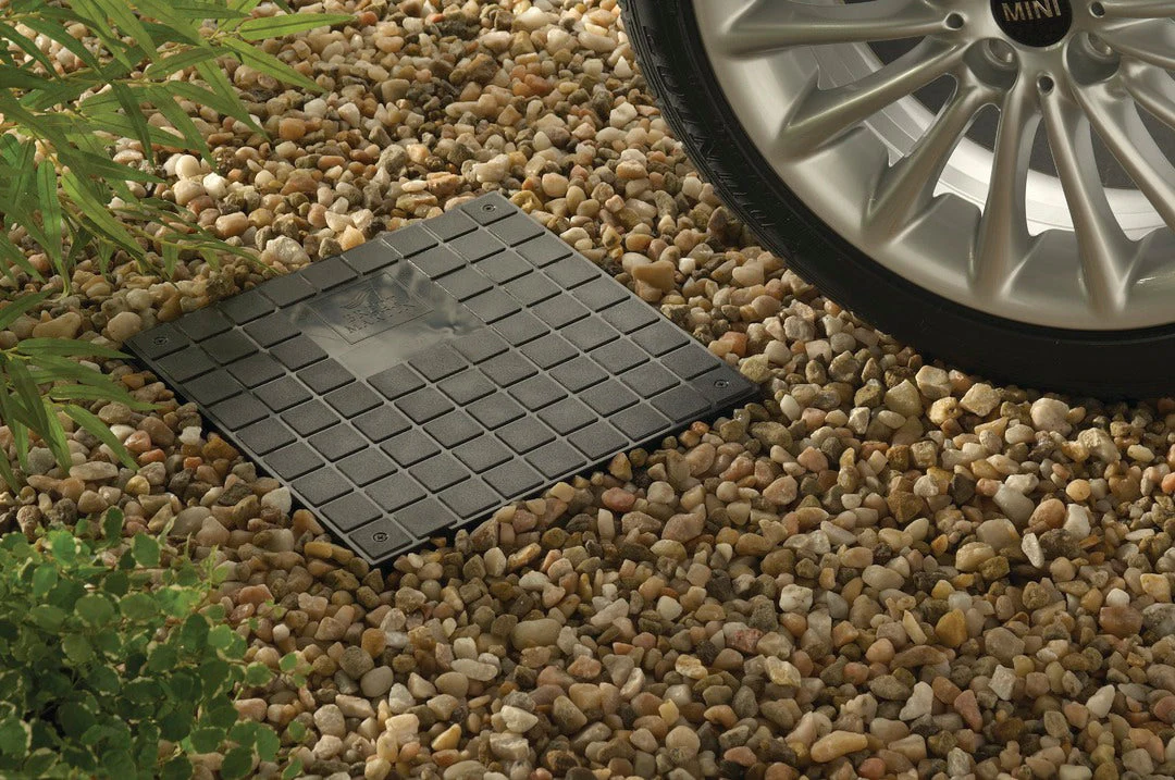 Example of an inspection chamber cover